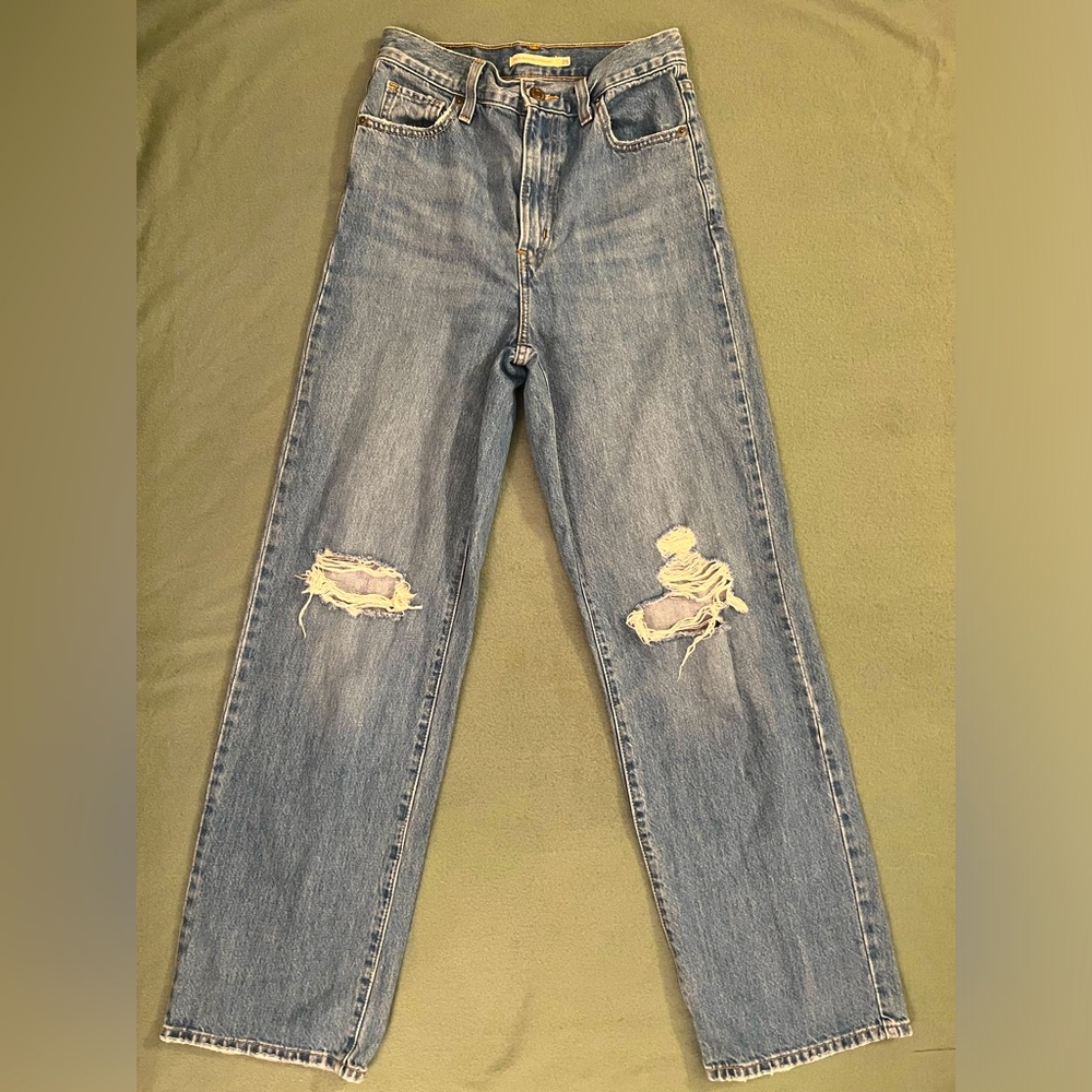 Levi’s High Waisted Straight Leg Jeans Size 25